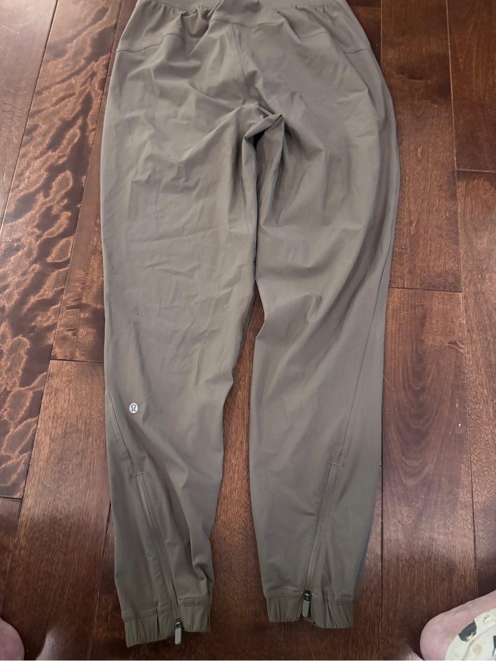 Lululemon size 4 Womans Jogger Pants - Picture 2 of 6